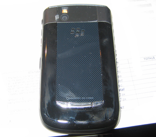 Illustration for article titled More Pictures of the BlackBerry Niagara 96xx: No More Blurrycam!